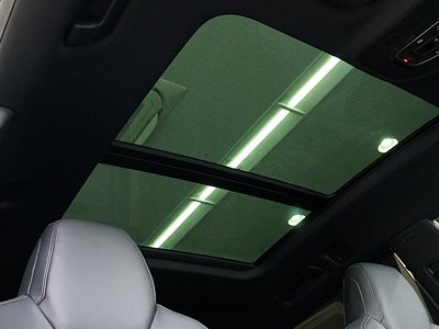 صورة 29 لـ 2024 AUDI SQ8