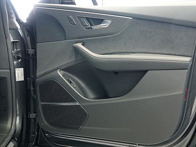 صورة 30 لـ 2024 AUDI SQ8
