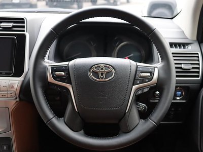 2021 Toyota LAND CRUISER PRADO thumbnail 25