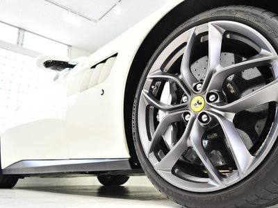 2019 Ferrari GTC4 LUSSO — фото 20