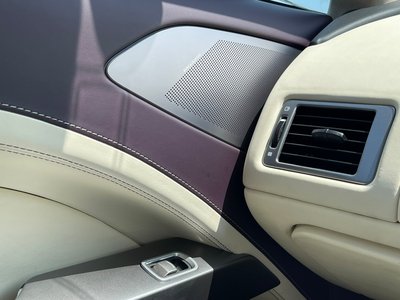 صورة 26 لـ 2012 Aston Martin RAPIDE