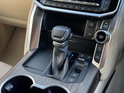 2025 Toyota LAND CRUISER 300 thumbnail 65