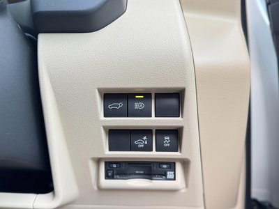 2025 Toyota LAND CRUISER 300 thumbnail 73