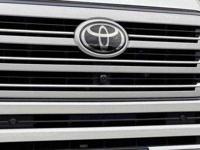 2025 Toyota LAND CRUISER 300 thumbnail 20