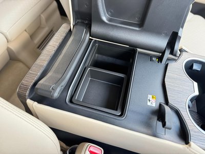 2025 Toyota LAND CRUISER 300 thumbnail 67
