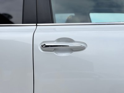 2025 Toyota LAND CRUISER 300 thumbnail 32