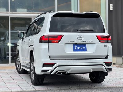 2025 Toyota LAND CRUISER 300 photo 8