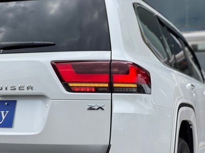2025 Toyota LAND CRUISER 300 thumbnail 47