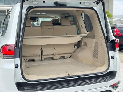 2025 Toyota LAND CRUISER 300 thumbnail 42