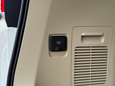 2025 Toyota LAND CRUISER 300 thumbnail 79