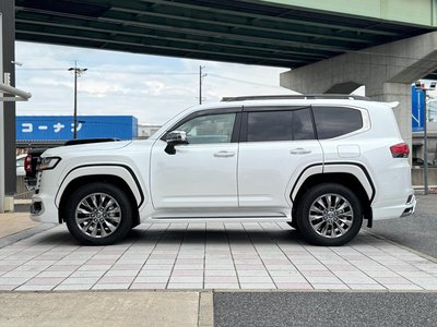 2025 Toyota LAND CRUISER 300 thumbnail 36