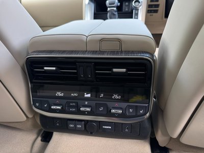 2025 Toyota LAND CRUISER 300 thumbnail 78