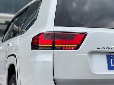 2025 Toyota LAND CRUISER 300 thumbnail 44