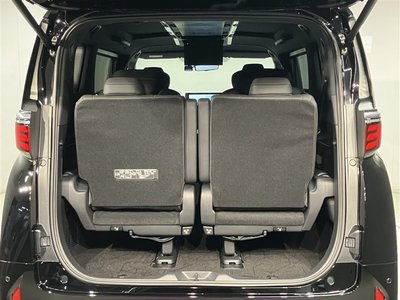 صورة 30 لـ 2023 Toyota ALPHARD