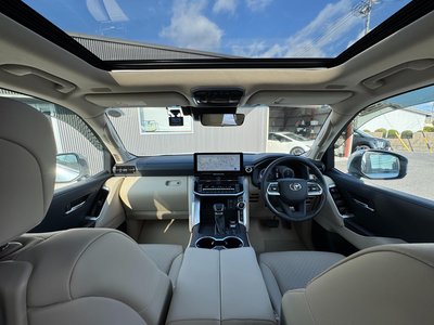 2025 Toyota LAND CRUISER 300 thumbnail 33