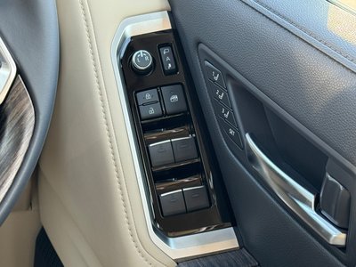 2025 Toyota LAND CRUISER 300 thumbnail 40