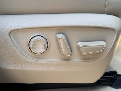 2025 Toyota LAND CRUISER 300 thumbnail 43