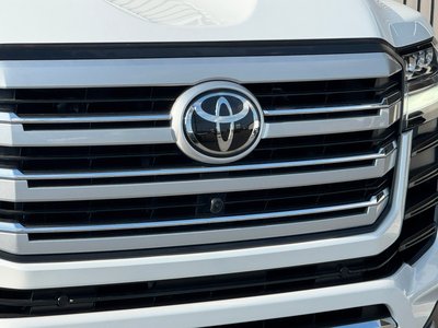 2025 Toyota LAND CRUISER 300 thumbnail 13