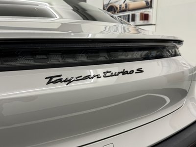 2024 Porsche TAYCAN photo 7