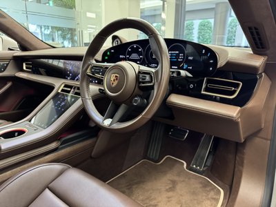 2024 Porsche TAYCAN photo 9