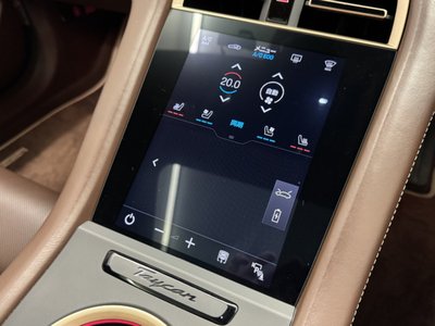 2024 Porsche TAYCAN photo 16