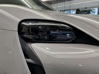 2024 Porsche TAYCAN photo 3