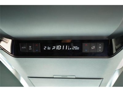 صورة 102 لـ 2024 Toyota VELLFIRE