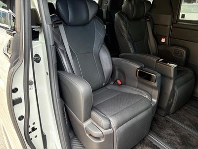 صورة 132 لـ 2024 Toyota VELLFIRE