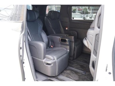 صورة 31 لـ 2024 Toyota VELLFIRE