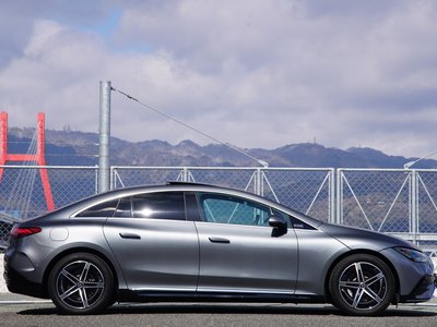 2023 Mercedes-BENZ EQE photo 9