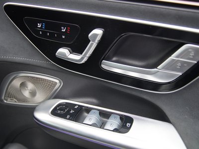 2023 Mercedes-BENZ EQE thumbnail 39