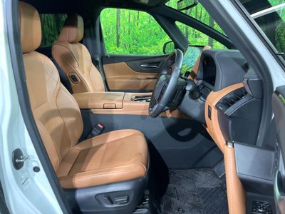 2025 Toyota VELLFIRE photo 8