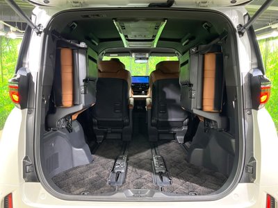 2025 Toyota VELLFIRE photo 11