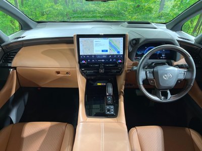 2025 Toyota VELLFIRE photo 2