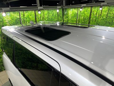 2025 Toyota VELLFIRE photo 3