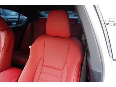 2022 Lexus IS photo 16