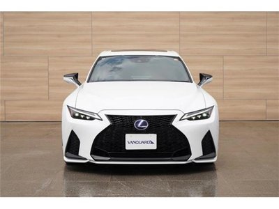 2022 Lexus IS photo 13