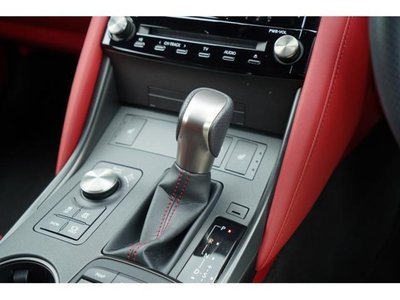 2022 Lexus IS thumbnail 24