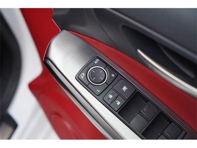 2022 Lexus IS thumbnail 54