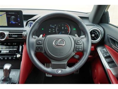 2022 Lexus IS thumbnail 23