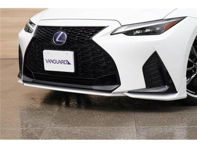 2022 Lexus IS photo 7