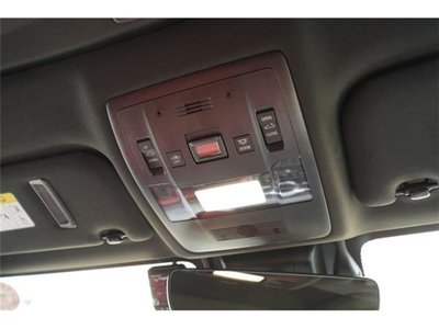 2022 Lexus IS thumbnail 40