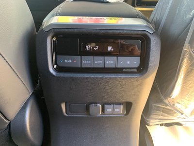 2025 Toyota LAND CRUISER 250 thumbnail 26