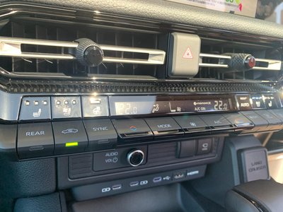 2025 Toyota LAND CRUISER 250 photo 15