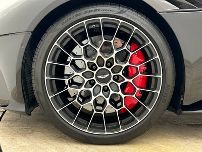 صورة 14 لـ 2024 Aston Martin DBS SUPERLEGGERA