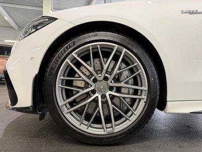 2026 Mercedes-BENZ C-CLASS AMG photo 10