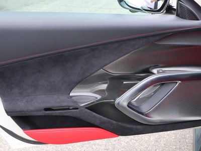 صورة 13 لـ 2025 Ferrari 12 CILINDRI