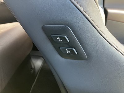 2025 Lexus RX thumbnail 17