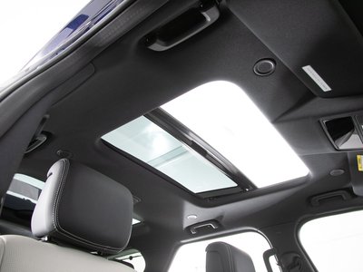 2021 LAND Rover DISCOVERY photo 6