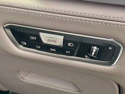 صورة 48 لـ 2021 BMW X6 M